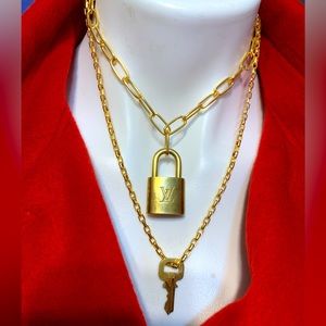 LV Padlock Set w/ chain